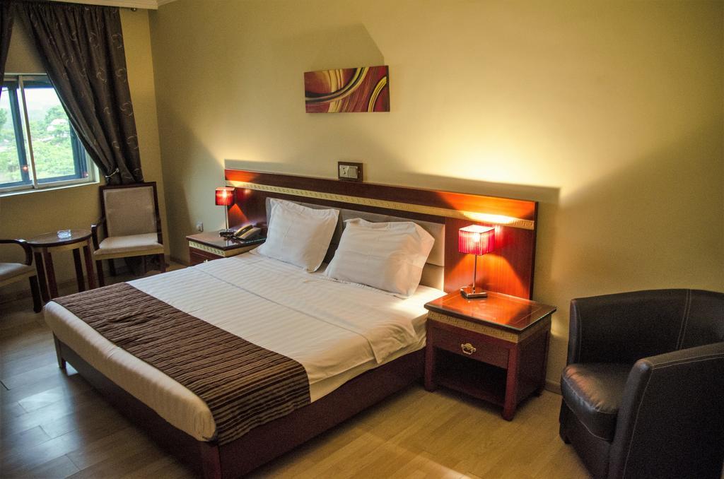 Hotel Rosebud Abudża Zewnętrze zdjęcie