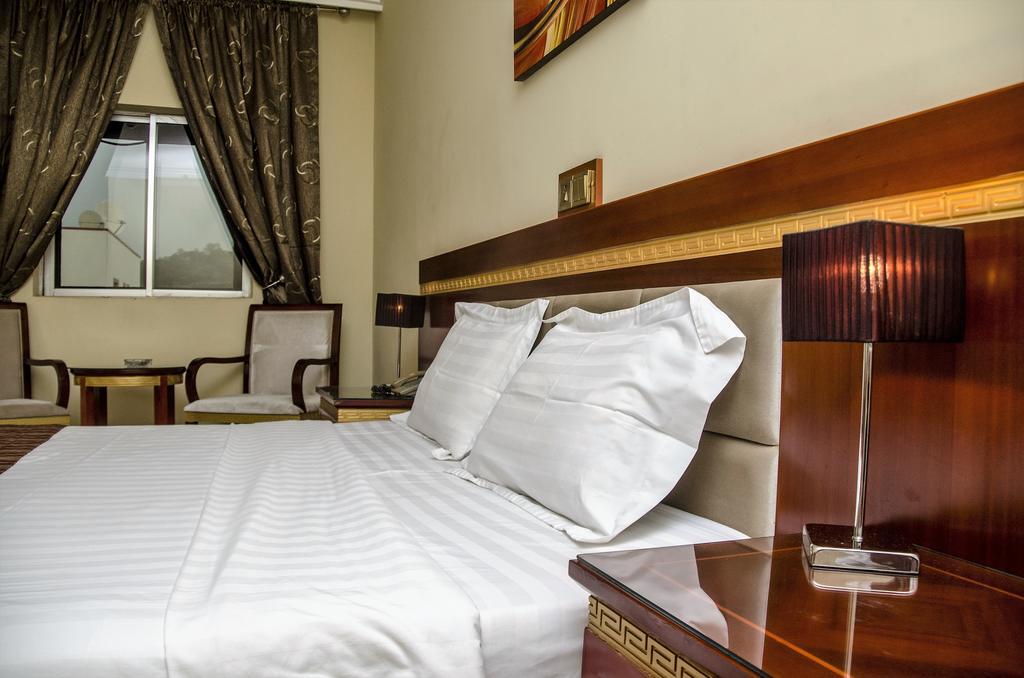 Hotel Rosebud Abudża Zewnętrze zdjęcie
