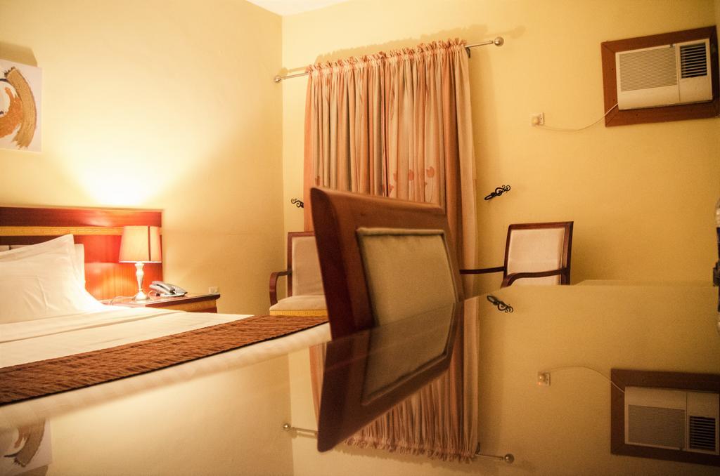 Hotel Rosebud Abudża Zewnętrze zdjęcie