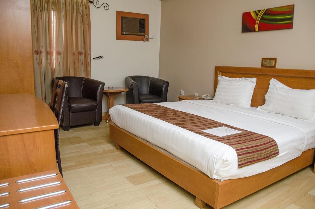Hotel Rosebud Abudża Zewnętrze zdjęcie