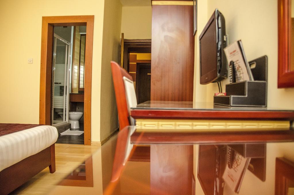 Hotel Rosebud Abudża Zewnętrze zdjęcie