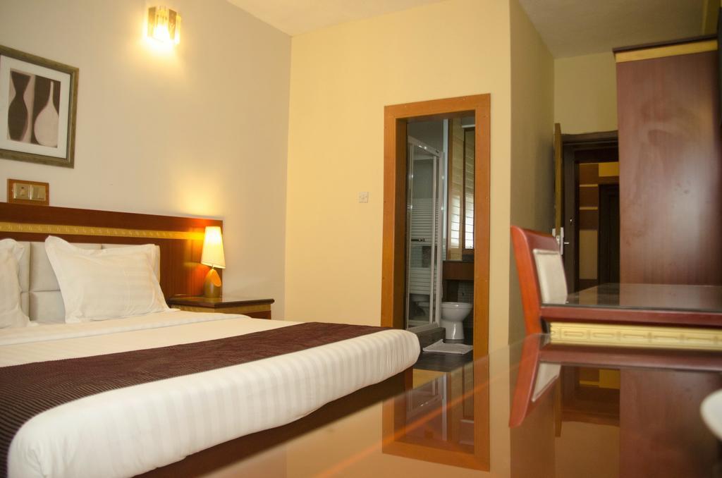 Hotel Rosebud Abudża Zewnętrze zdjęcie