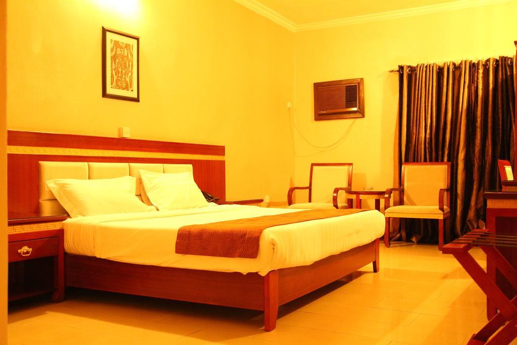 Hotel Rosebud Abudża Zewnętrze zdjęcie